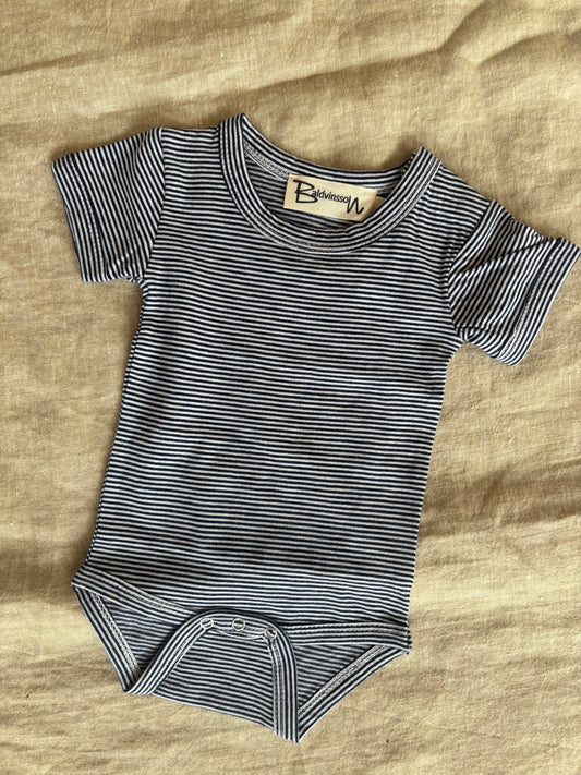 Stribet body med korte ærmer