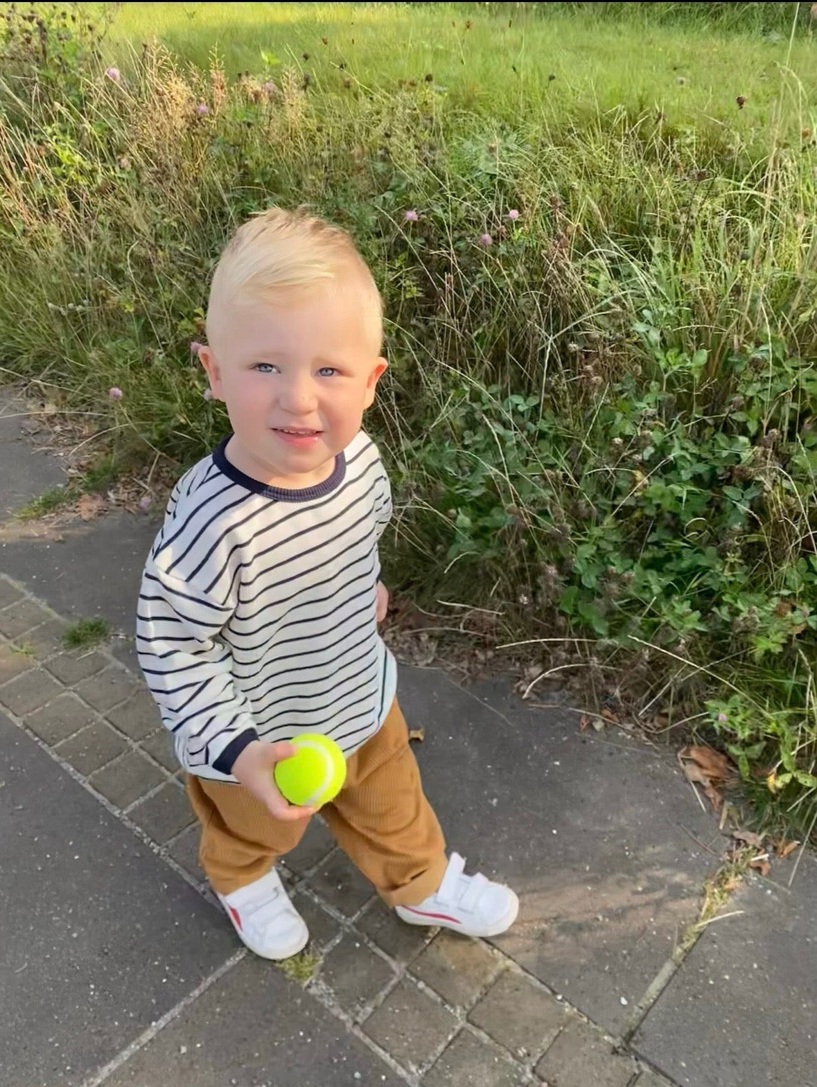 Navy og hvidstribet sweatshirt