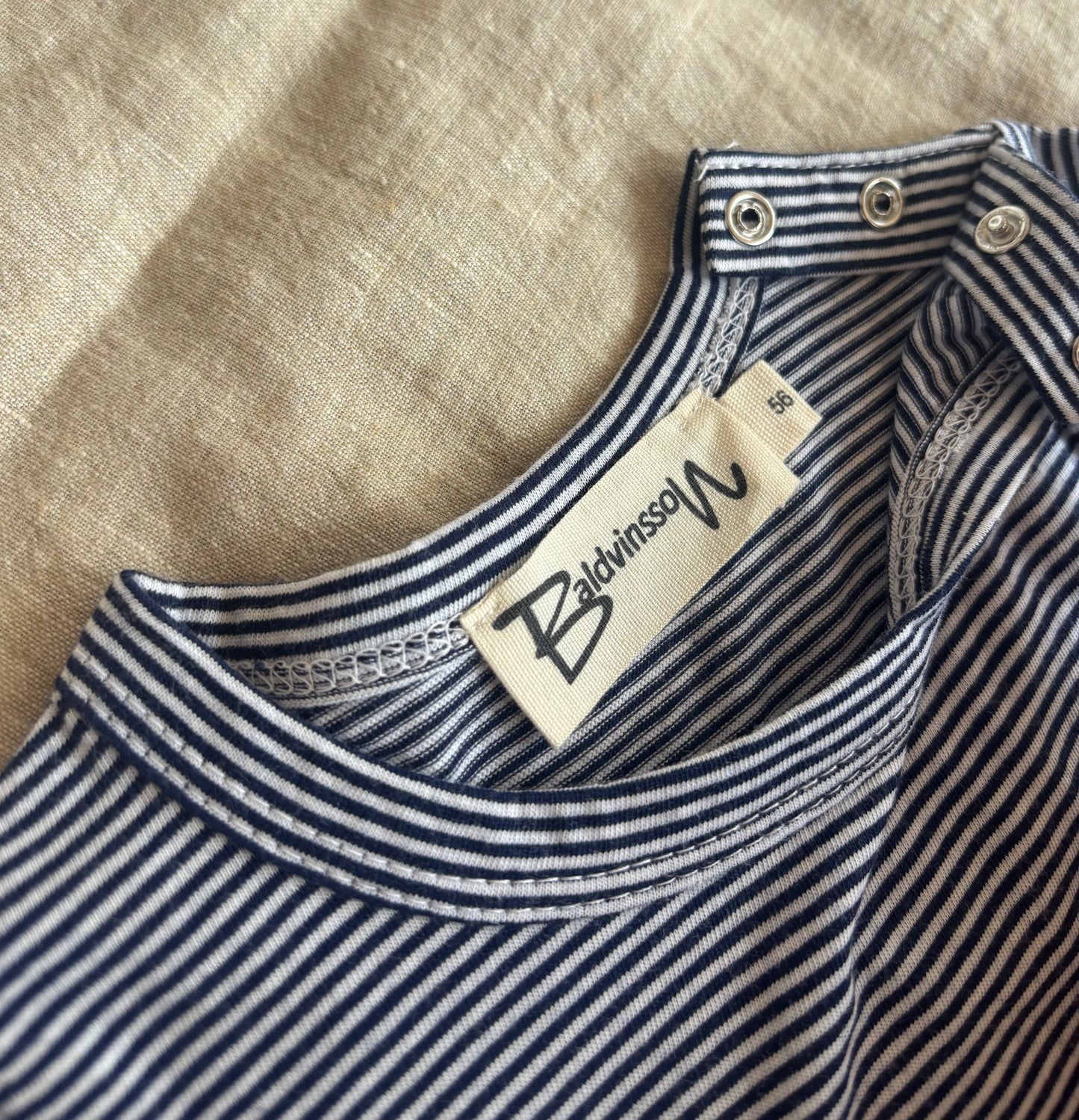 Stribet body med korte ærmer