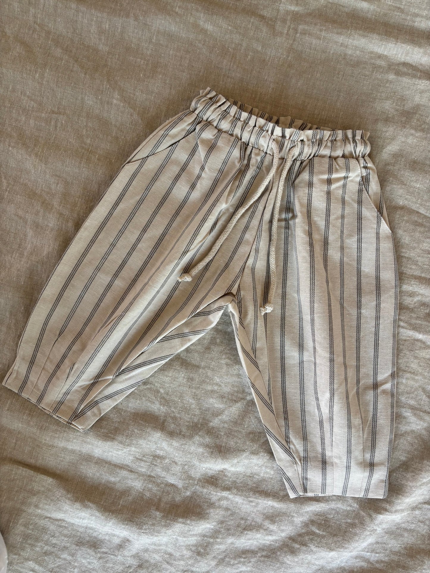 Bukser med grønne striber