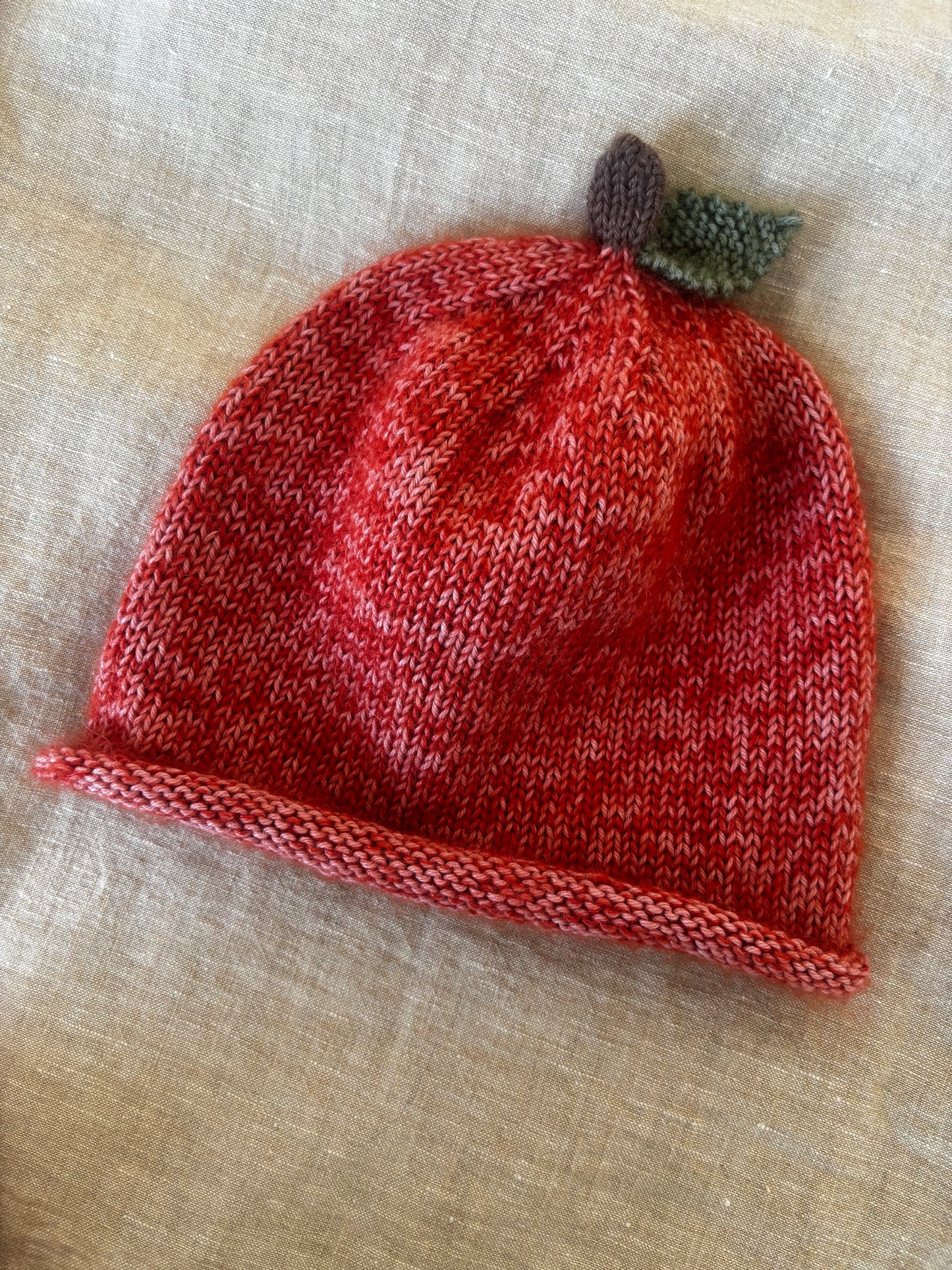 Håndstrikket æblehue