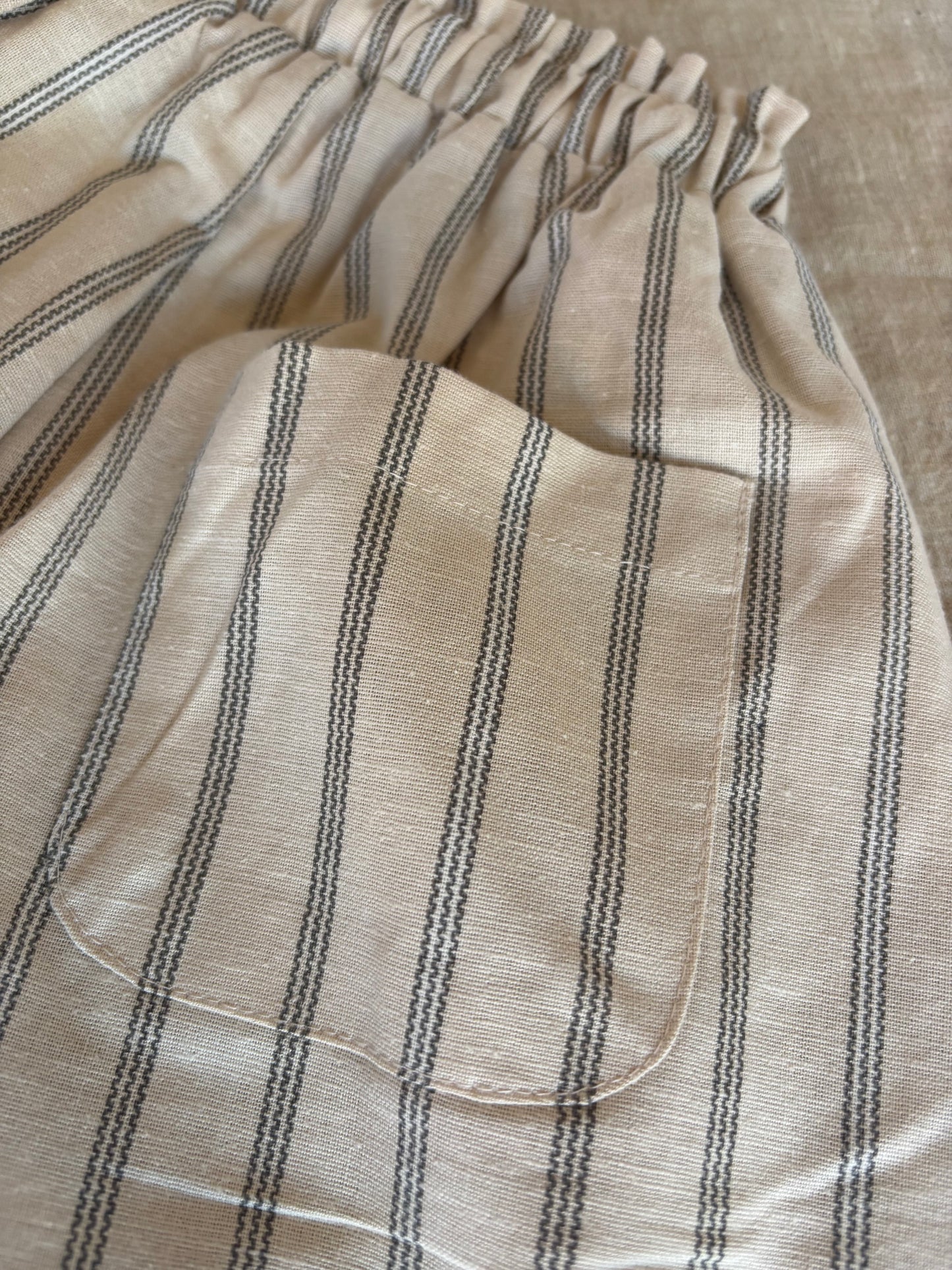 Bukser med grønne striber