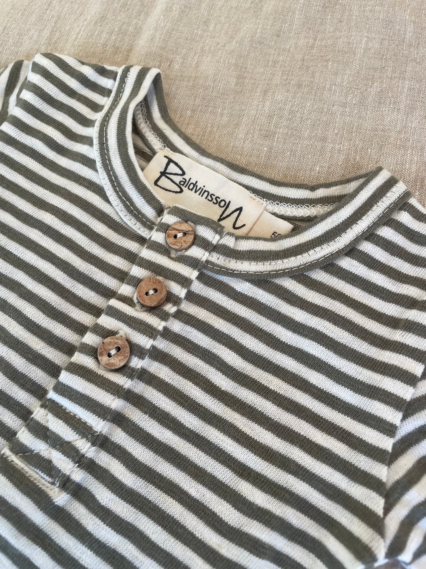 Bodystocking med grønne og hvide striber