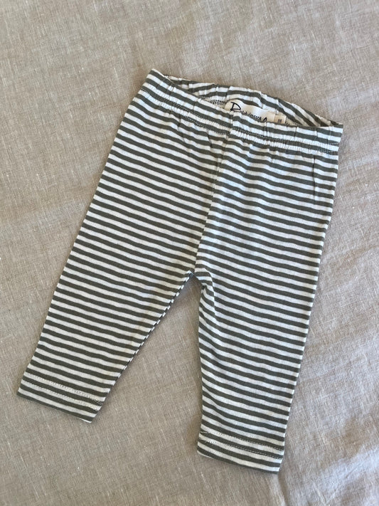 Leggings with green and white stripes
