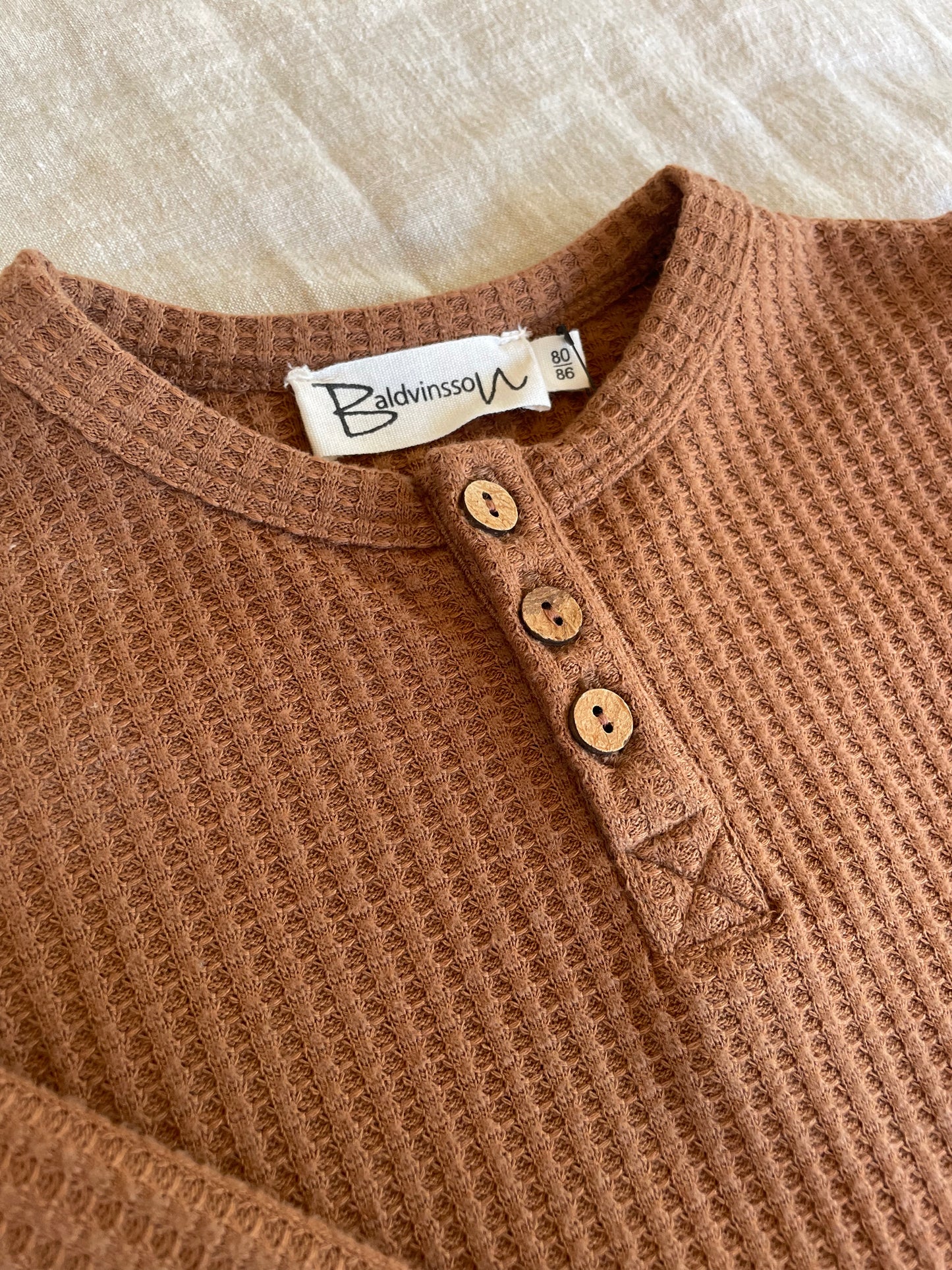 Brown blouse in waffle fabric